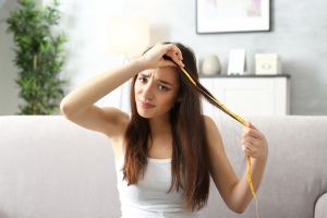 Lee más sobre el artículo 8 CONSEJOS PARA ESTIMULAR EL CRECIMIENTO DEL CABELLO