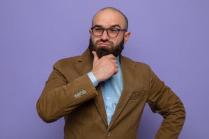 Lee más sobre el artículo ¿POR QUÉ CRECE EL PELO EN ALGUNAS PARTES DEL CUERPO Y EN OTRAS NO?