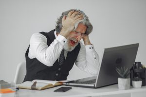 Lee más sobre el artículo ¿AFECTA EL ESTRÉS A LA APARICIÓN DE CANAS?