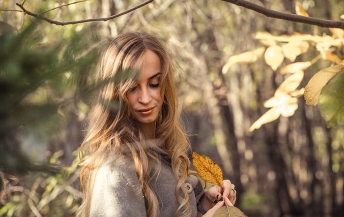 Lee más sobre el artículo CUIDADO DEL CABELLO EN OTOÑO